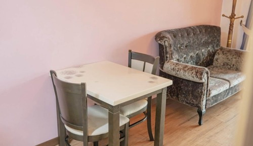 Room (No 105 Verdi)