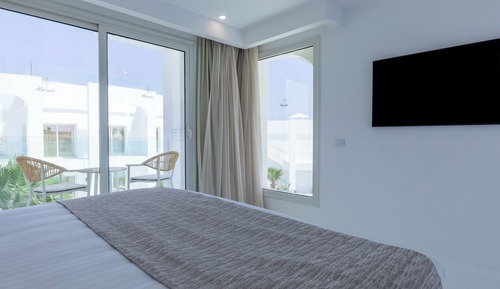 Suite (The Party Never Ends)