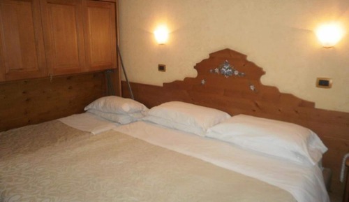 Triple Room with window