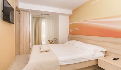 Classic room with balcony, Park side - Connected