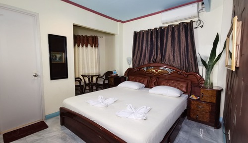 Suite (Room)