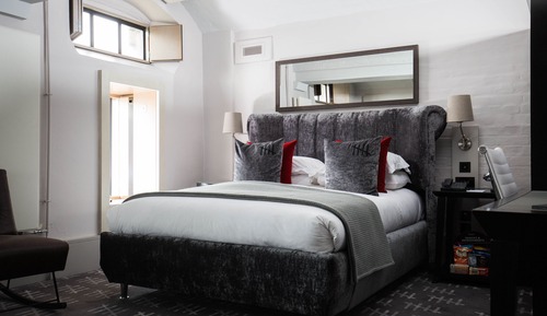Club Double Cell Room