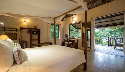 Deluxe Private Garden PLANTATION Bungalow