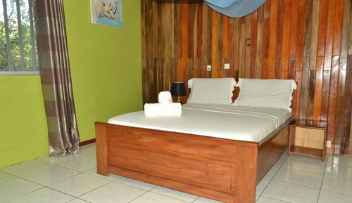 Bungalow estándar, vistas al río