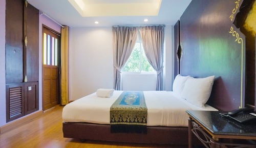 Standard Queen Bed