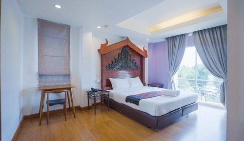 Deluxe King Bed Canal View with Balcony