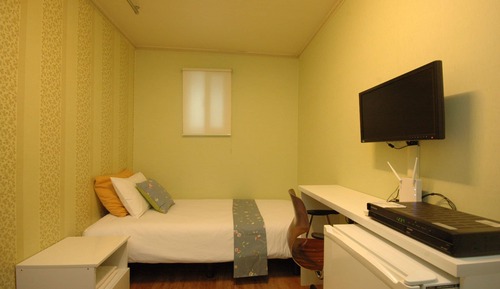 Mini Single Room (Self check in until 11:30 PM)