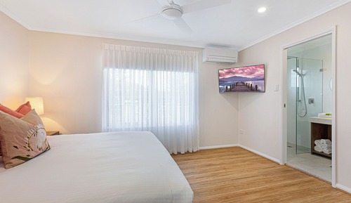 Beach Houses - Sleeps 8