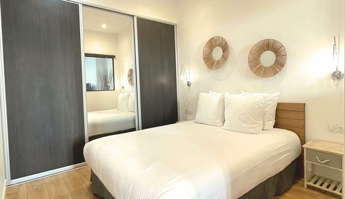 Apartamento de diseño, 1 cama de matrimonio con sofá cama (Bureau 2, 54 rue Vacon 13001)