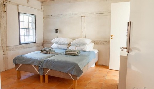 Habitación básica con 1 cama doble o 2 individuales