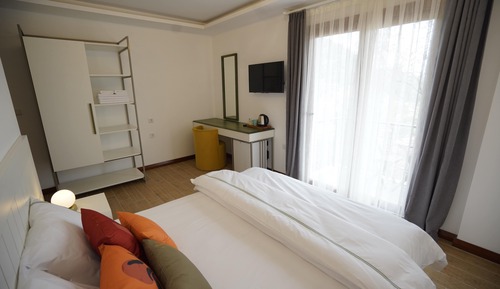 Habitación Deluxe doble, 1 cama doble, no fumadores, vistas a la montaña