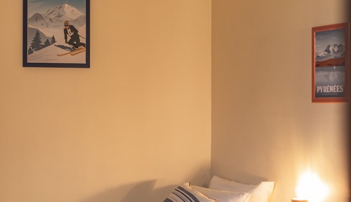 Habitación Confort con 1 cama doble o 2 individuales, 2 camas individuales, baño privado