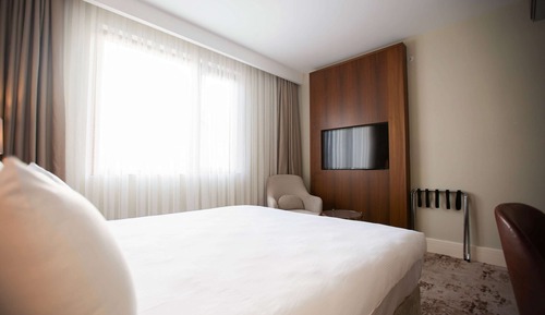 Habitación superior, 1 cama de matrimonio grande, vistas a la ciudad