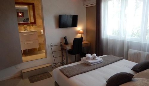 Habitación clásica con 1 cama doble o 2 individuales