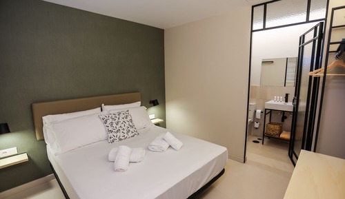 Habitación superior con 1 cama doble o 2 individuales