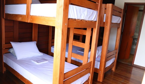 Dormitorio compartido económico, dormitorio mixto, accesible para personas con discapacidad
