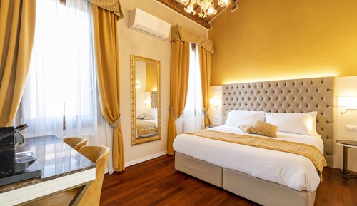 Habitación Deluxe con 1 cama doble o 2 individuales (Deluxe Casanova)