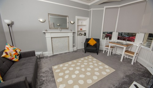 Apartamento, baño privado, vistas al jardín