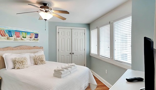 Apartamento, varias camas, balcón, vistas al jardín (Captains Watch 13 - Pet Friendly)
