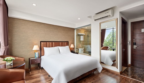 Habitación superior, 1 cama de matrimonio, vistas a la ciudad