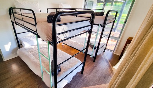 Casa Confort, varias camas, 2 baños, junto a la montaña
