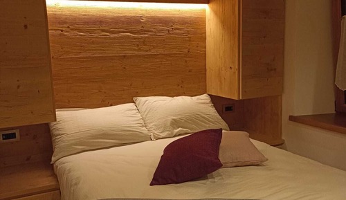 Habitación superior con 1 cama doble o 2 individuales, baño privado (Coccola)