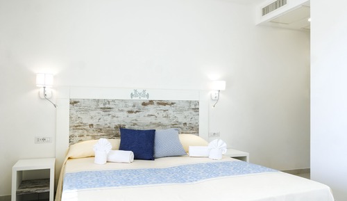 Habitación estándar con 1 cama doble o 2 individuales