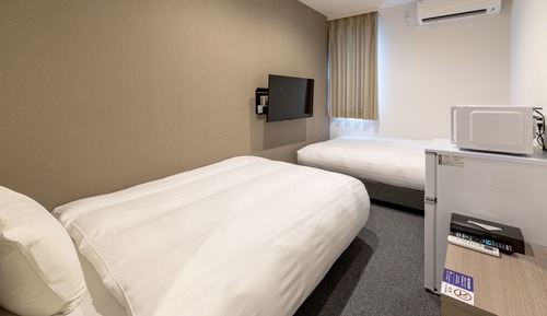 Habitación estándar con 2 camas individuales (check-in is not available after 11PM)