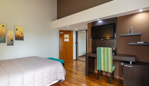 Habitación básica con 1 cama doble o 2 individuales