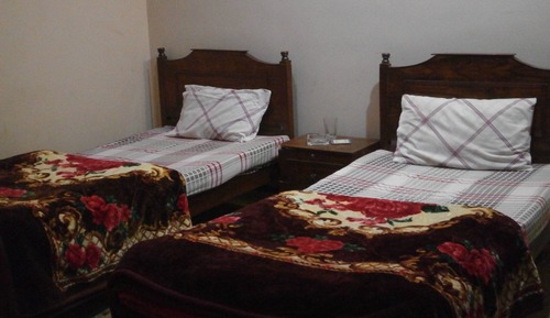 Habitación estándar con 1 cama doble o 2 individuales