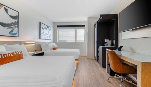 Habitación, 2 camas de matrimonio, accesible para personas con discapacidad, no fumadores (Upgrade)