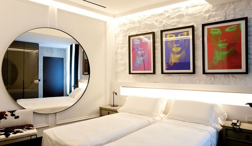 Habitación superior con 1 cama doble o 2 individuales