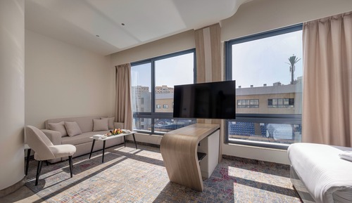 Habitación Premium, 1 cama de matrimonio grande, vistas a la piscina (Sofa Bed)