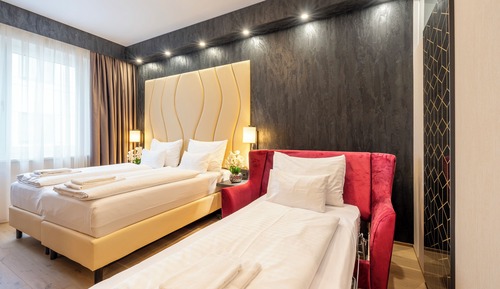 Suite, 1 cama doble (Converts to 2 Twin Beds;with Sofabed)