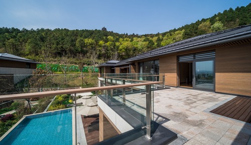 Casa de lujo, 4 habitaciones, terraza, junto a la montaña
