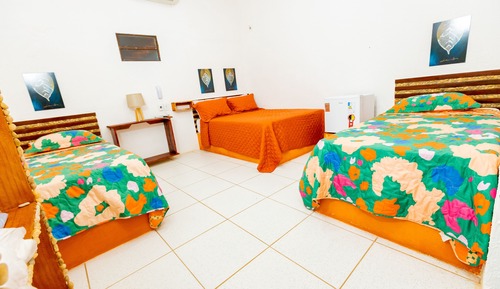 Habitación (Quintuple,1 Double bed + 3 Single bed)