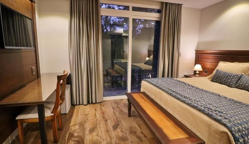 Habitación Deluxe con 1 cama doble o 2 individuales, vistas al jardín