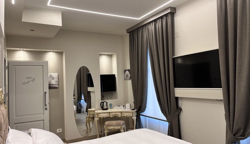Suite estudio, 1 cama de matrimonio grande, bañera, vistas a la colina