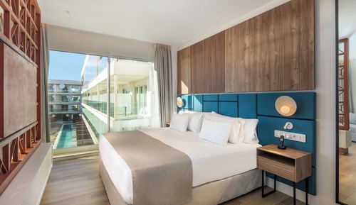 Suite junior (2 Adults 1 Child)