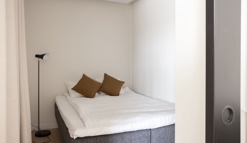 Spacious studio upper floor