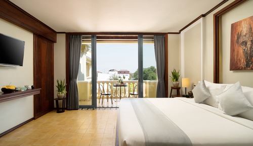 Habitación Deluxe doble, vistas a la piscina
