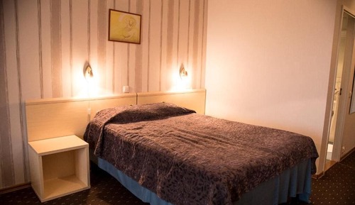 Habitación estándar con 1 cama doble o 2 individuales