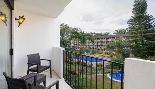 Habitación estándar, 2 camas dobles, vistas a la piscina