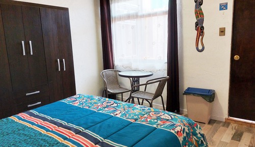 Habitación doble, 1 cama doble, baño compartido