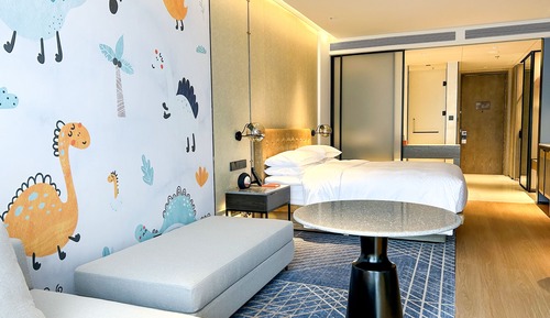 Habitación familiar, 1 cama de matrimonio grande, vistas a la ciudad