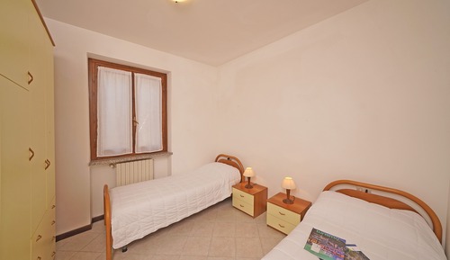 Apartamento económico, 2 habitaciones, vistas a la montaña