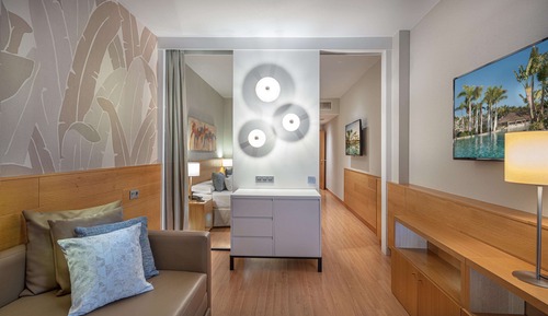 Suite junior, vistas al jardín (2 adults and 2 children)