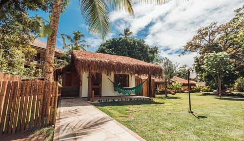 Bungalow, vistas parciales al mar