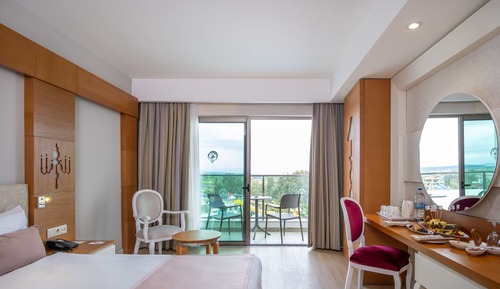 Habitación estándar, vistas parciales al mar