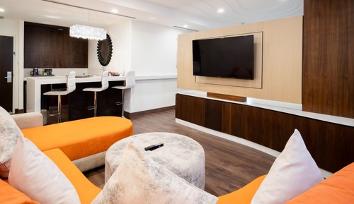 Junior Loft Room